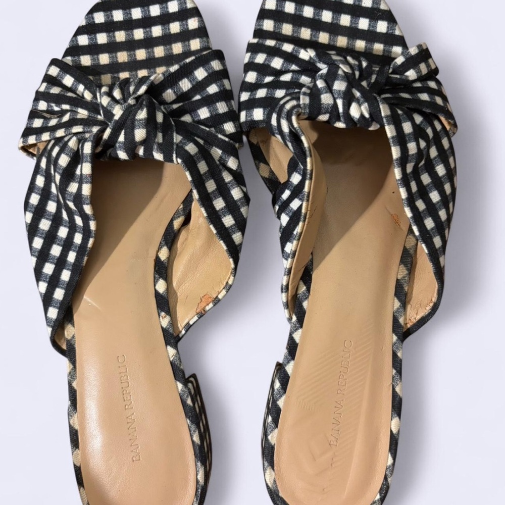 Banana Republic Black and White Checkered Sandals